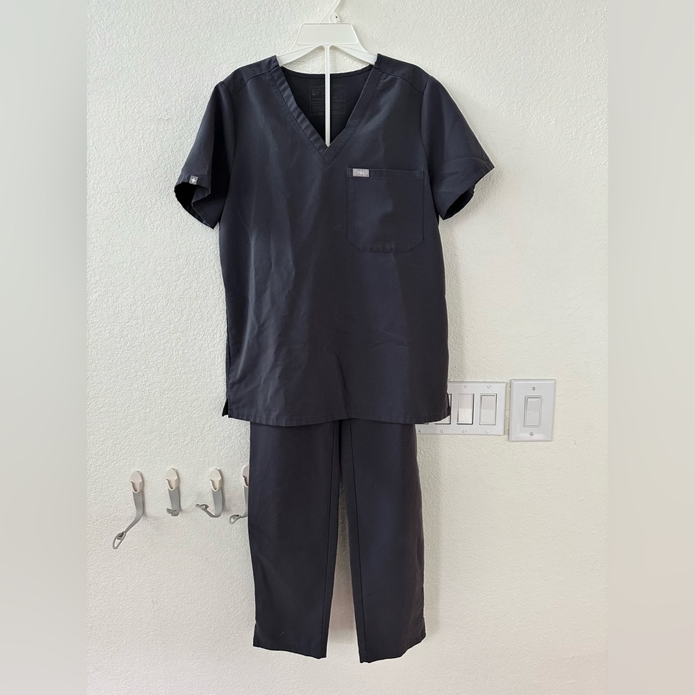 FIGS Charcoal Gray Scrubs SET- Small